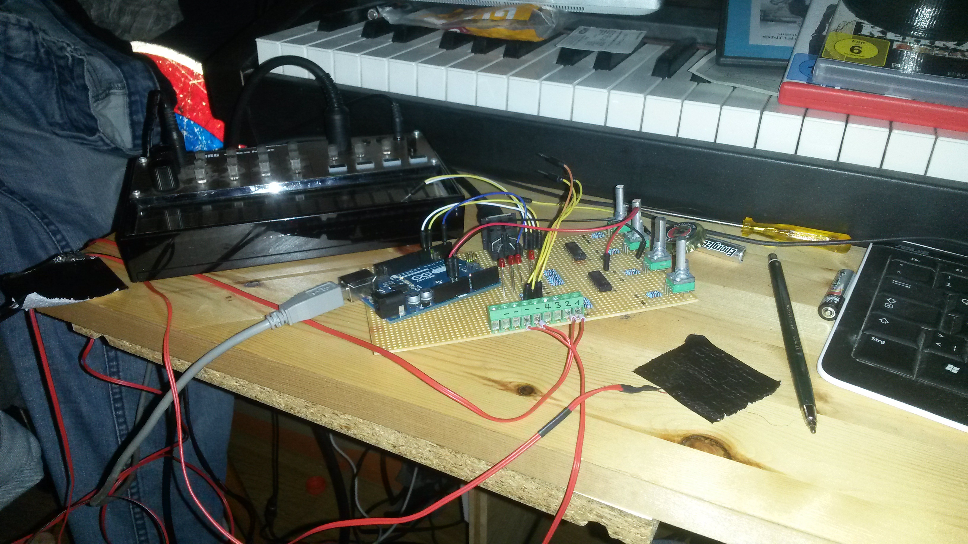 Electronic circuitry, cables and controllers in the studio